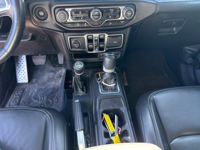 Used 2019 Jeep Wrangler Unlimited Sahara w/ Uconnect 4C Nav & Sound Group AWD/4WD image 16