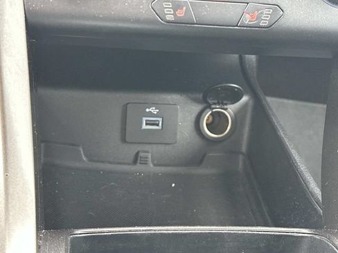 Used 2017 Ford Fusion SE AWD/4WD image 28