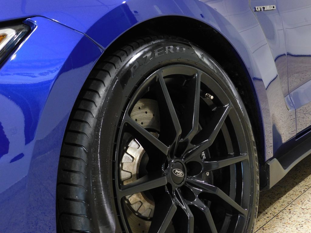 Used 2016 Ford Mustang Shelby GT350 w/ Technology Package RWD image 32
