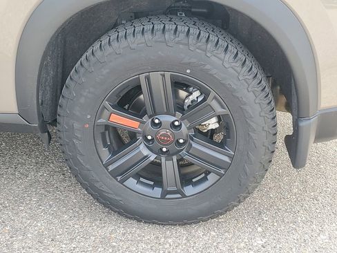 Used 2025 Nissan Rogue SV image 33