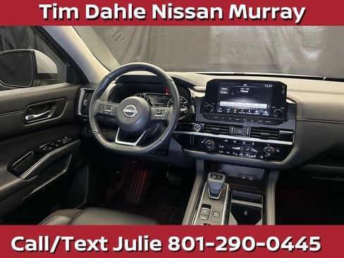 Used 2023 Nissan Pathfinder SL AWD/4WD image 20