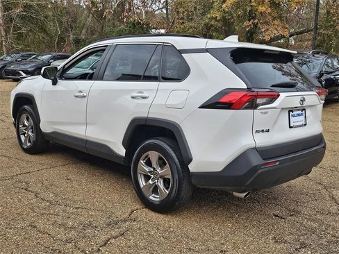Used 2023 Toyota RAV4 XLE image 6