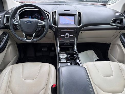 Used 2019 Ford Edge Titanium image 23