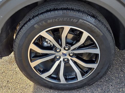 Used 2025 Ford Explorer ST-Line w/ Premium Package image 6