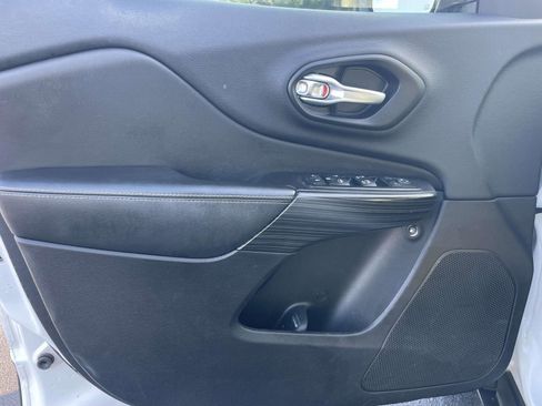 Used 2014 Jeep Cherokee Limited FWD image 14