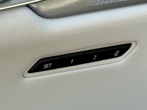 Used 2024 Cadillac XT6 Premium Luxury w/ Technology Package FWD image 23