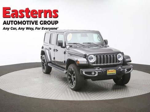 Used 2025 Jeep Wrangler Unlimited Sahara AWD/4WD image 46