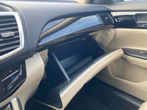 Used 2016 Honda Accord LX image 27