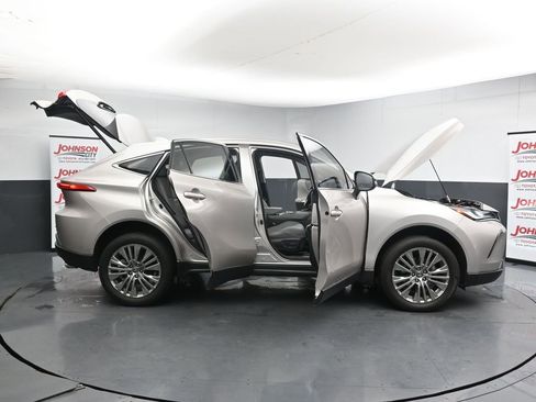 Used 2024 Toyota Venza Limited AWD/4WD image 44