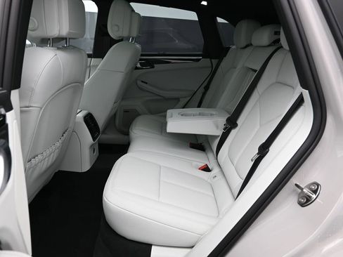 New 2026 Porsche Macan S image 17