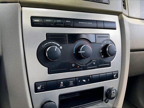 Used 2007 Jeep Grand Cherokee Laredo AWD/4WD image 13