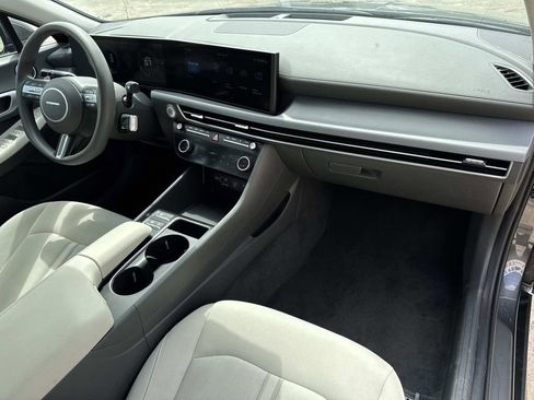 Used 2025 Hyundai Sonata SEL FWD image 27