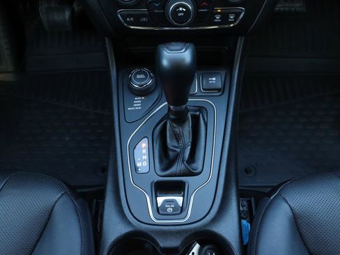 Used 2021 Jeep Cherokee Latitude Lux w/ Sun & Sound Group image 28