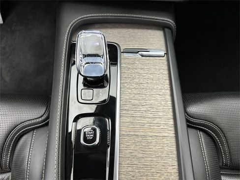 Certified 2023 Volvo XC90 B6 Ultimate w/ Protection Package Premier image 20