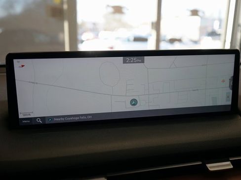 Used 2022 Genesis GV70 2.5T w/ Advanced Package image 8