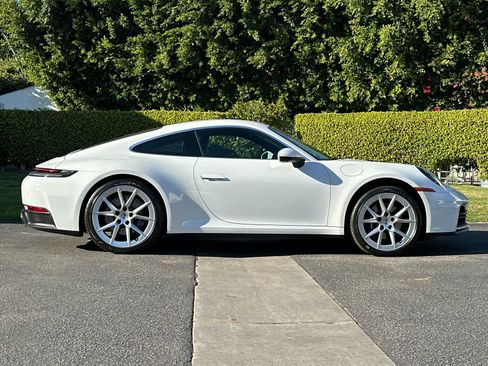 Used 2025 Porsche 911 Carrera image 8