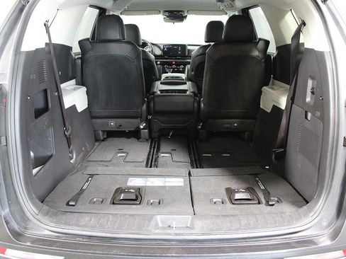 Used 2024 Kia Carnival LX image 35