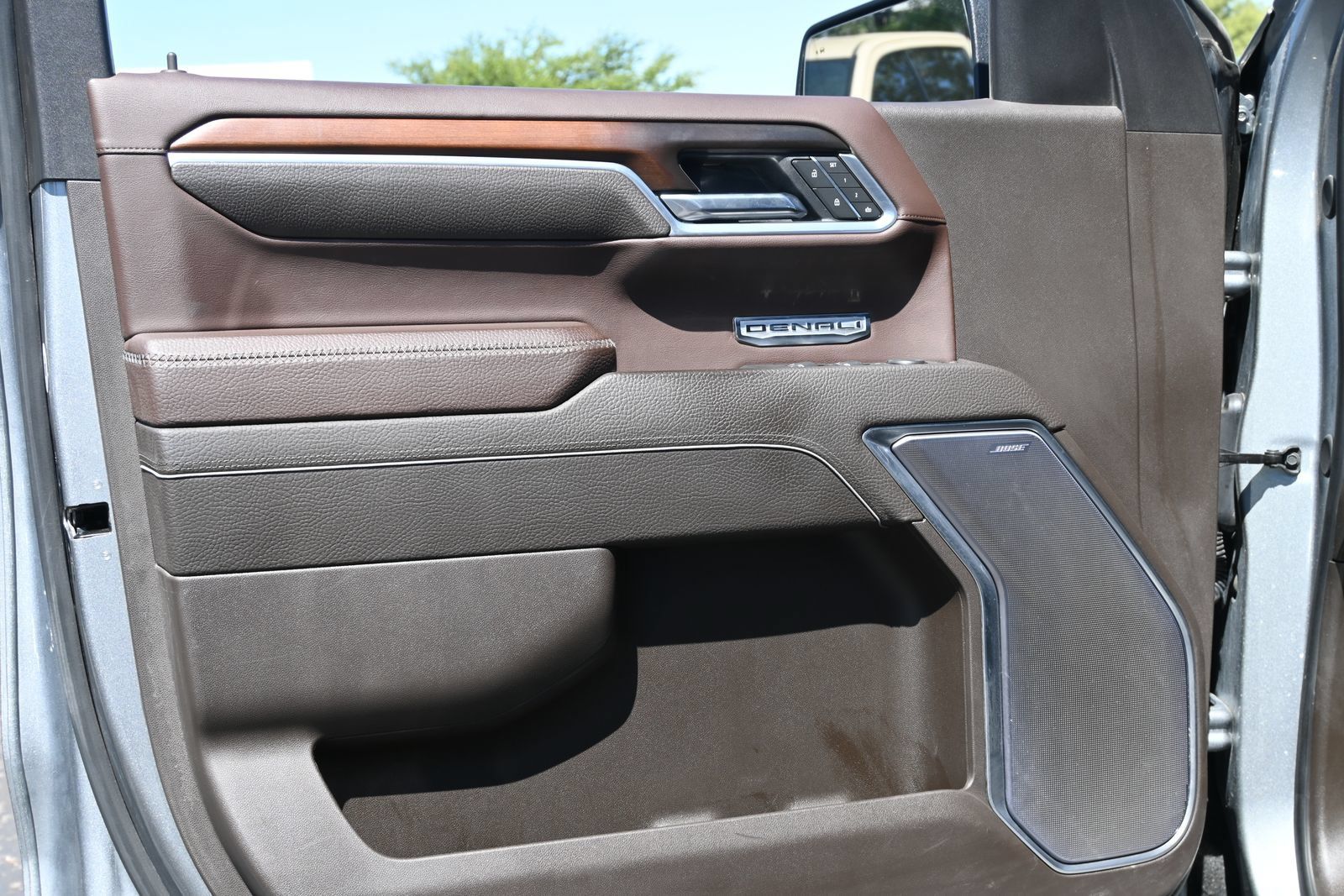 Used 2025 GMC Sierra 1500 Denali AWD/4WD image 19