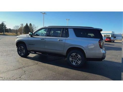 New 2026 Chevrolet Suburban Z71 w/ Z71 Off-Road Package image 6