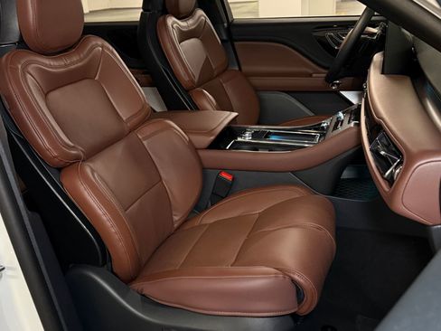 New 2026 Lincoln Aviator Reserve AWD/4WD image 14