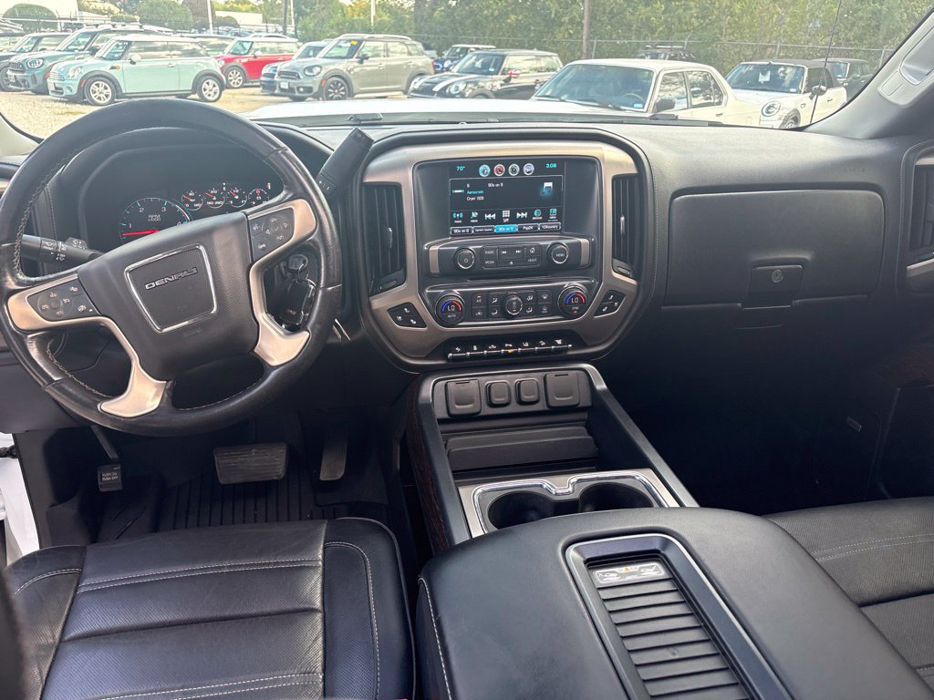 Used 2019 GMC Sierra 2500 Denali w/ Duramax Plus Package AWD/4WD image 17