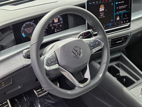 New 2026 Volkswagen Tiguan SE R-Line AWD/4WD image 11