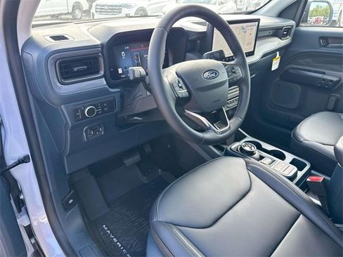 New 2025 Ford Maverick Lariat w/ Black Appearance Package image 17