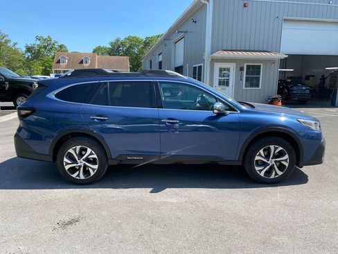 Used 2022 Subaru Outback Touring image 4