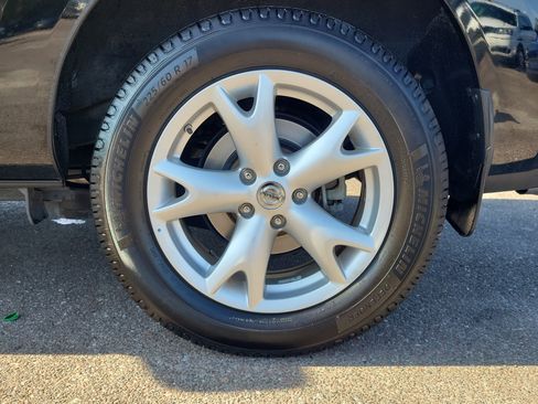 Used 2011 Nissan Rogue SV image 7