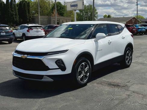 Used 2025 Chevrolet Blazer LT FWD image 4