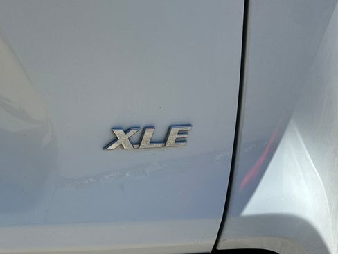 Used 2022 Toyota RAV4 XLE FWD image 27