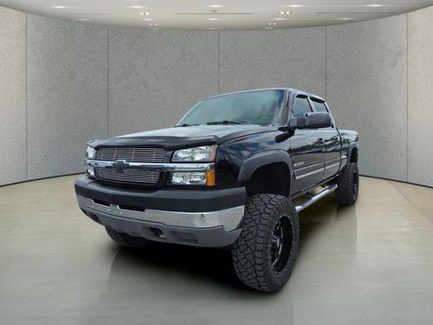 Used 2004 Chevrolet Silverado 2500 LS w/ Skid Plate Package AWD/4WD image 10