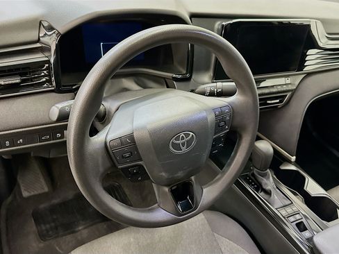 Used 2025 Toyota Camry LE FWD image 18