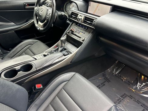 Used 2019 Lexus IS 350 F Sport w/ F Sport Package RWD image 31