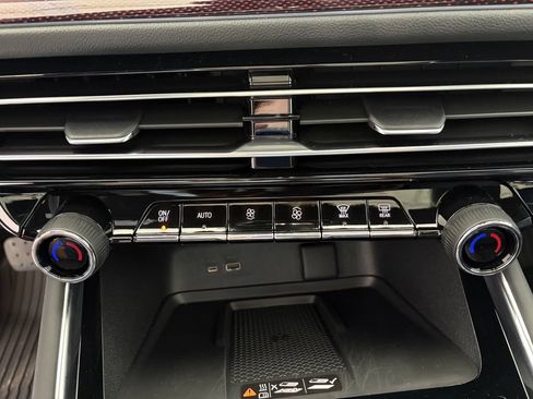 New 2027 Chevrolet Traverse RS w/ LPO, Floor Liner Package FWD image 12