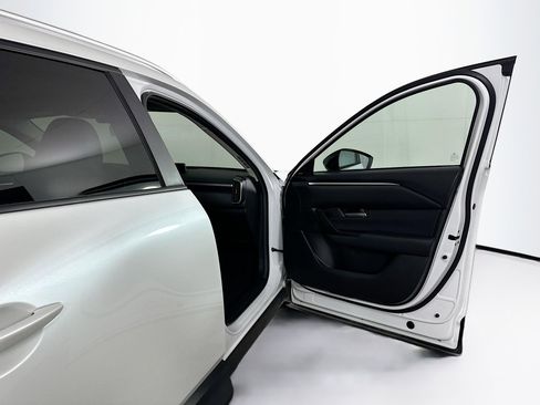 Used 2025 MAZDA CX-50 AWD 2.5 S w/ Premium Package image 32