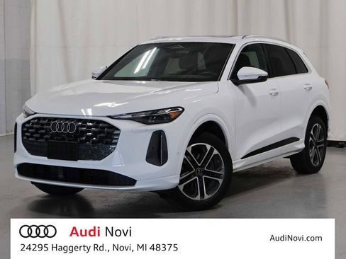 Certified 2025 Audi Q5 Premium w/ Convenience Package AWD/4WD image 1