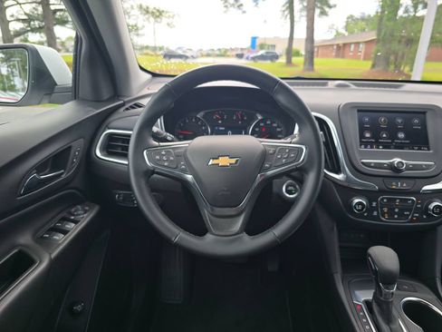 Certified 2024 Chevrolet Equinox LT FWD image 13