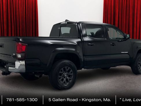 Certified 2023 Toyota Tacoma SR5 AWD/4WD image 5