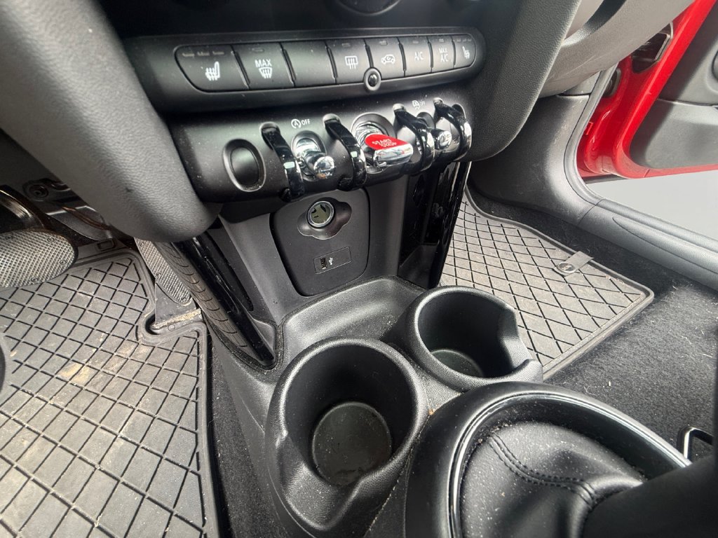 Used 2023 MINI Cooper 2-Door Hardtop FWD image 21