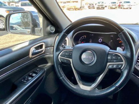 Used 2015 Jeep Grand Cherokee Overland w/ Advanced Technology Group image 38