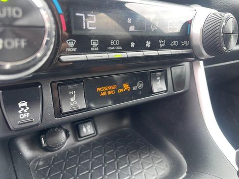 Used 2019 Toyota RAV4 XSE AWD/4WD image 22