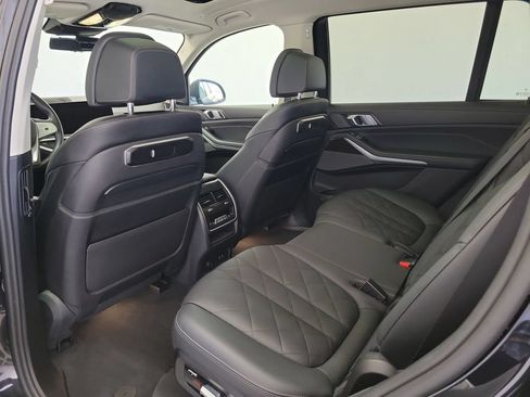 Used 2024 BMW X7 xDrive40i AWD/4WD image 17