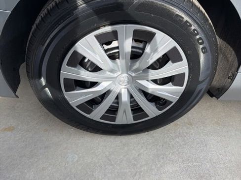 Used 2022 Toyota Camry LE w/ Audio Upgrade Package image 29