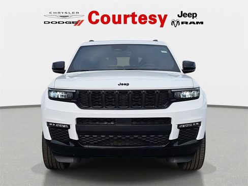 New 2025 Jeep Grand Cherokee L Limited w/ Black Appearance Package image 8