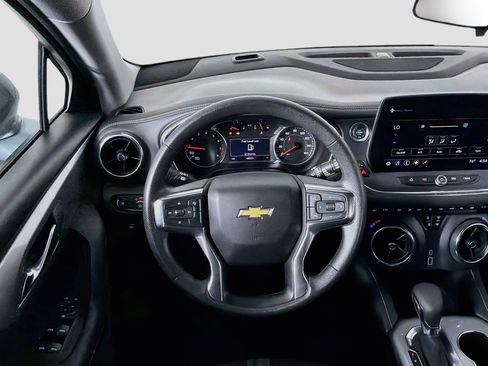 Used 2025 Chevrolet Blazer LT FWD image 17