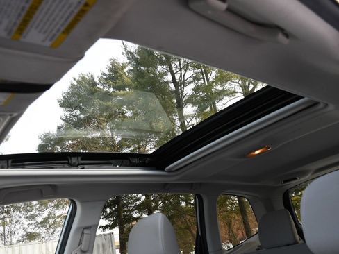 Used 2015 Subaru Forester 2.5i Premium w/ All-Weather Package image 37