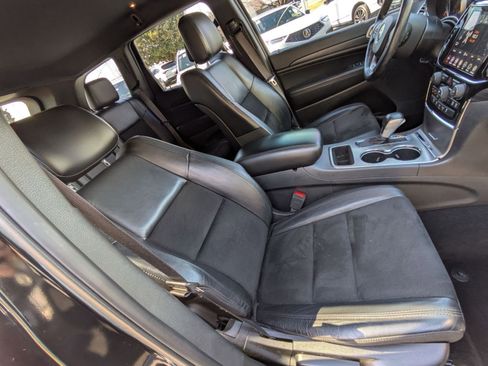 Used 2019 Jeep Grand Cherokee Altitude image 29