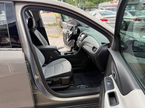 Used 2019 Chevrolet Equinox LT FWD image 18