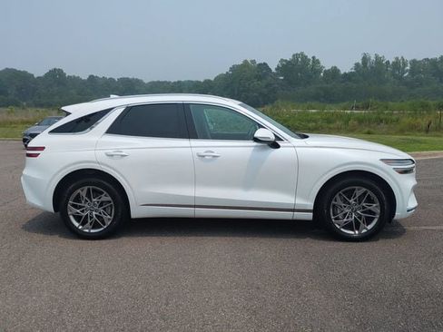 Used 2025 Genesis GV70 2.5T AWD/4WD image 3